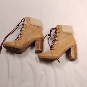 True Ivy women's boots size 7.5